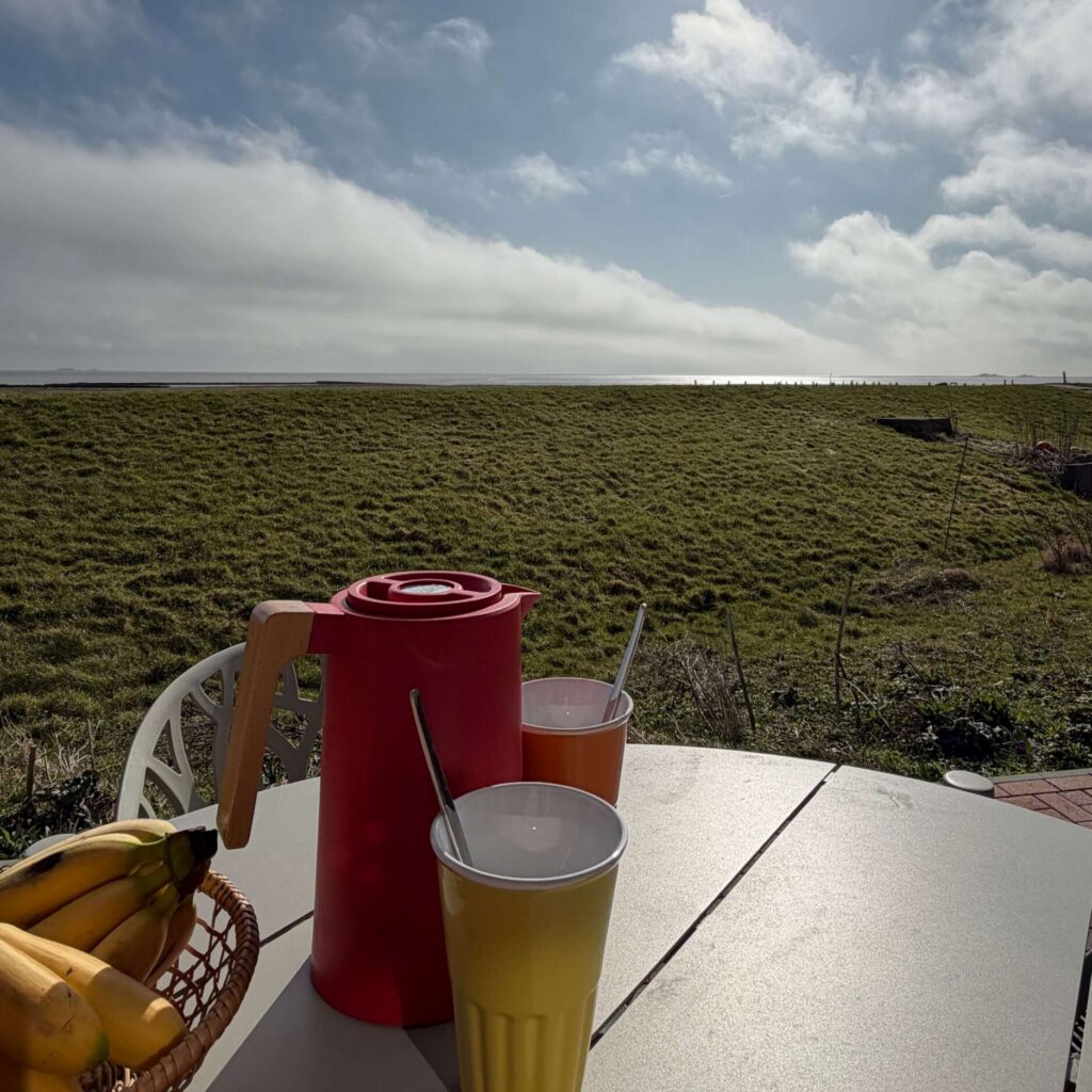 ausblick-langhaus-aussichtsreich-hallig-oland