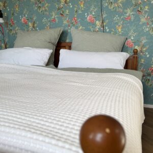schlafzimmer-ferienwohnung-hallig-oland