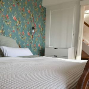 schlafzimmer-ferienwohnung-hallig-oland