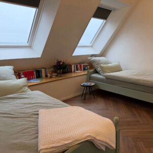 schlafzimmer-ferienwohnung-hallig-oland